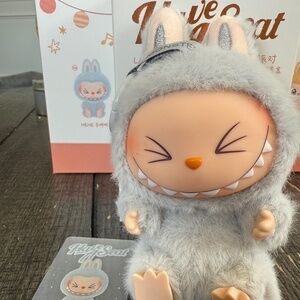 Labubu -Have a Seat - Hehe